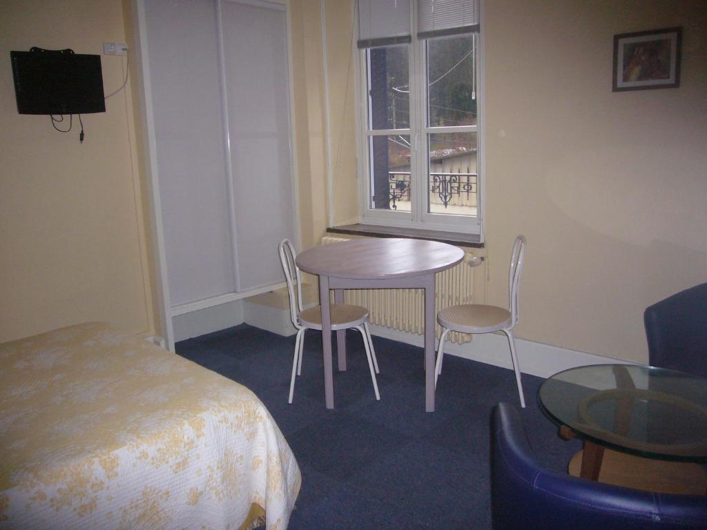 Aux Studios du Parc Plombières-les-Bains Habitación foto